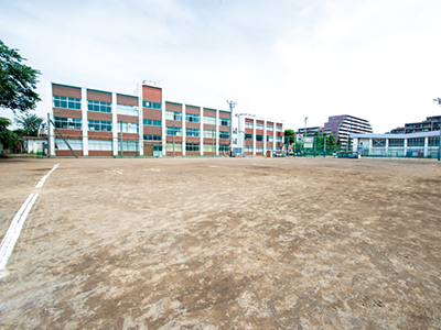 桜華中高グラウンド｜女子U15　クレールＦＣ｜小平市・東大和市学校部活｜無双Ａゴスホーク｜東京狭山丘陵のアスリートフットボールクラブ